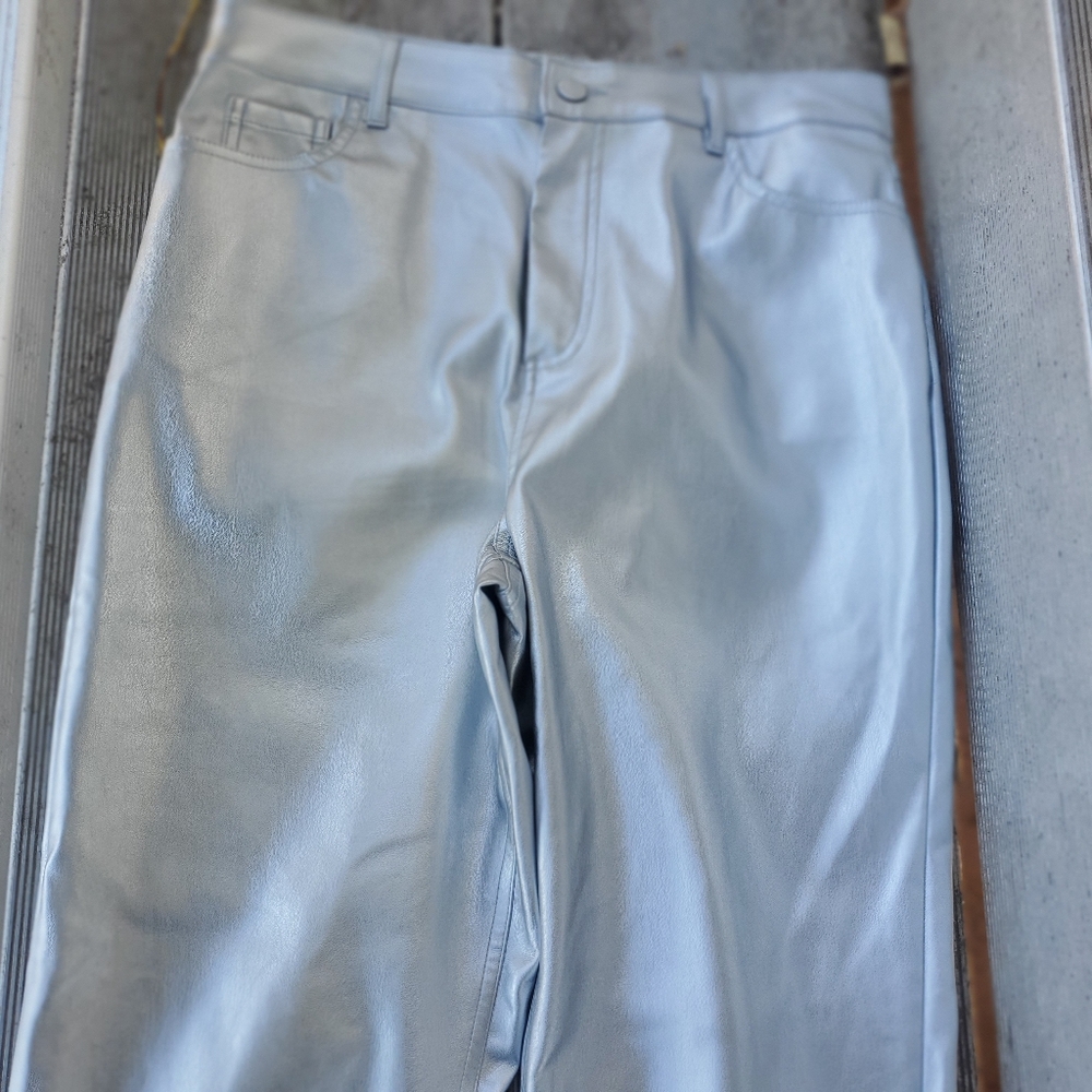 Haute Monde Silver faux leather pants size large  L